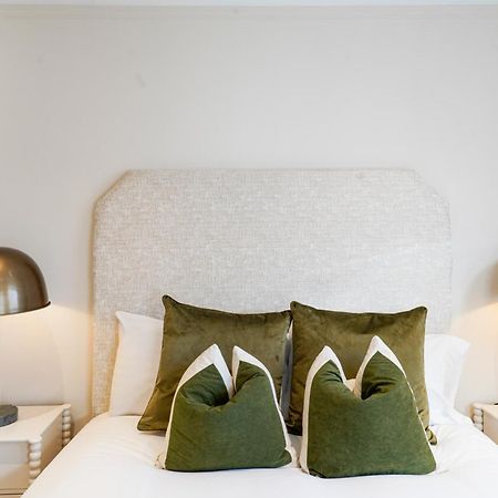 Spacious And Modern 4 Beds Home In Kensington ลอนดอน ภายนอก รูปภาพ