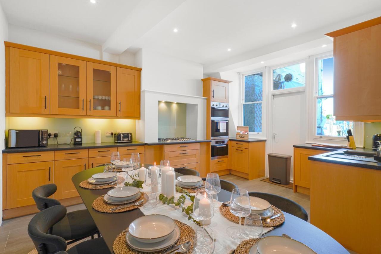 Spacious And Modern 4 Beds Home In Kensington ลอนดอน ภายนอก รูปภาพ