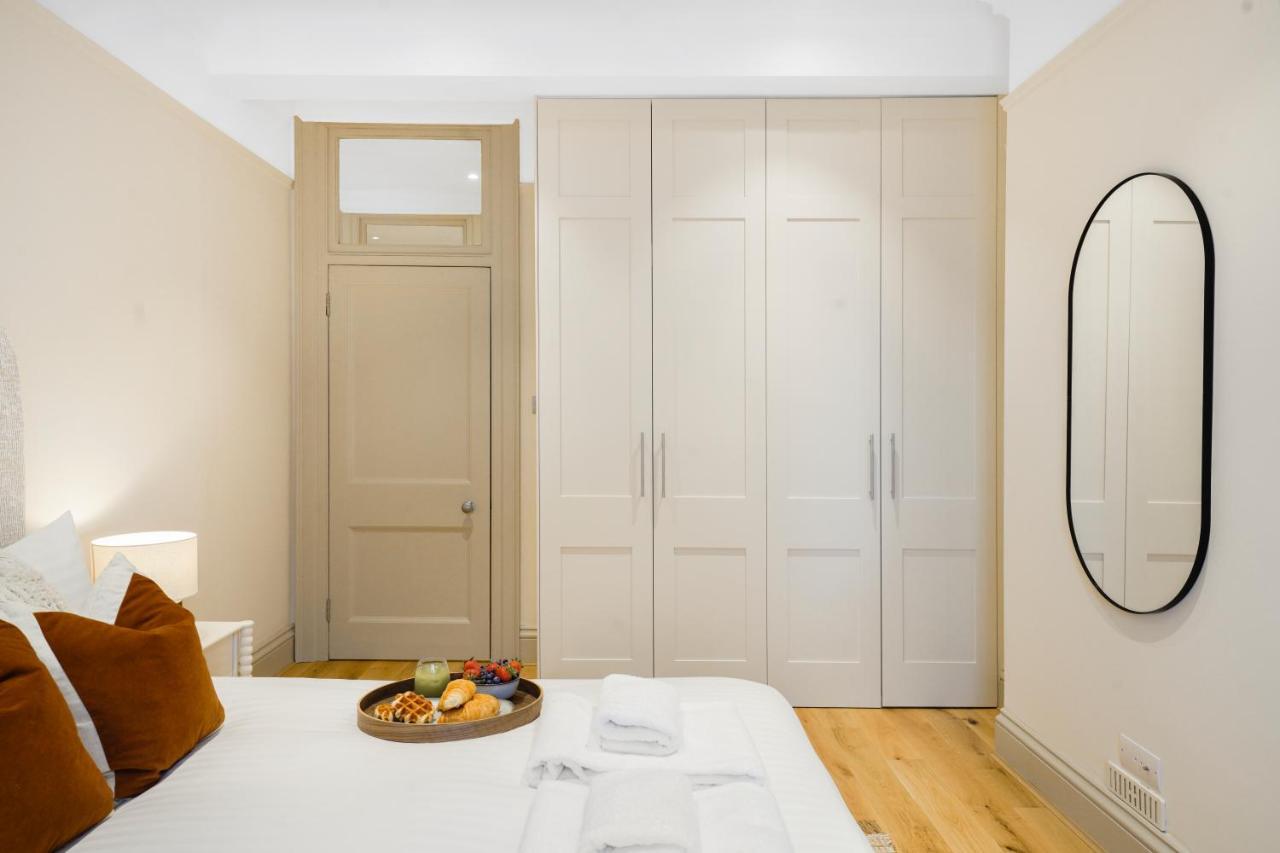Spacious And Modern 4 Beds Home In Kensington ลอนดอน ภายนอก รูปภาพ