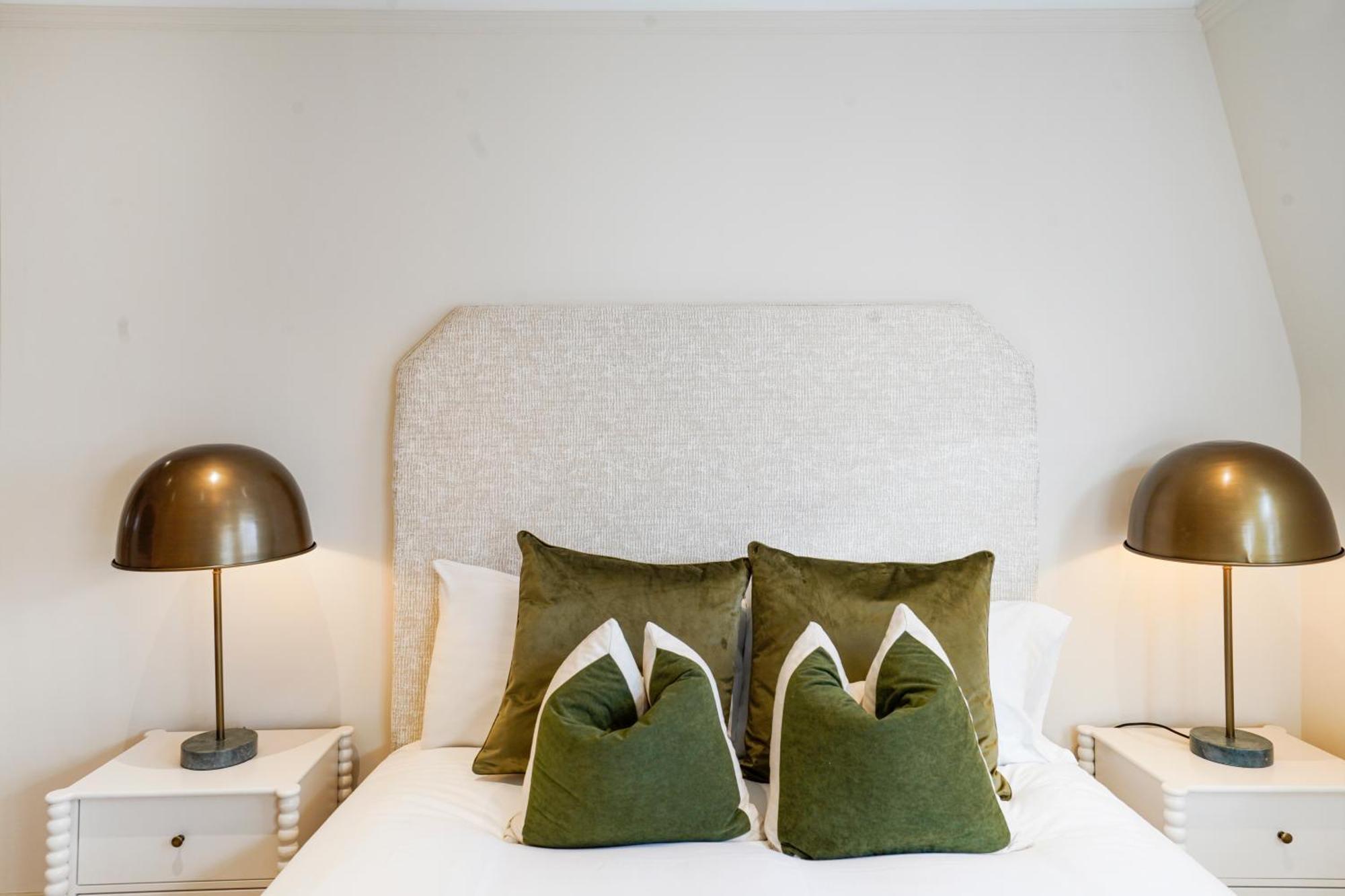 Spacious And Modern 4 Beds Home In Kensington ลอนดอน ภายนอก รูปภาพ