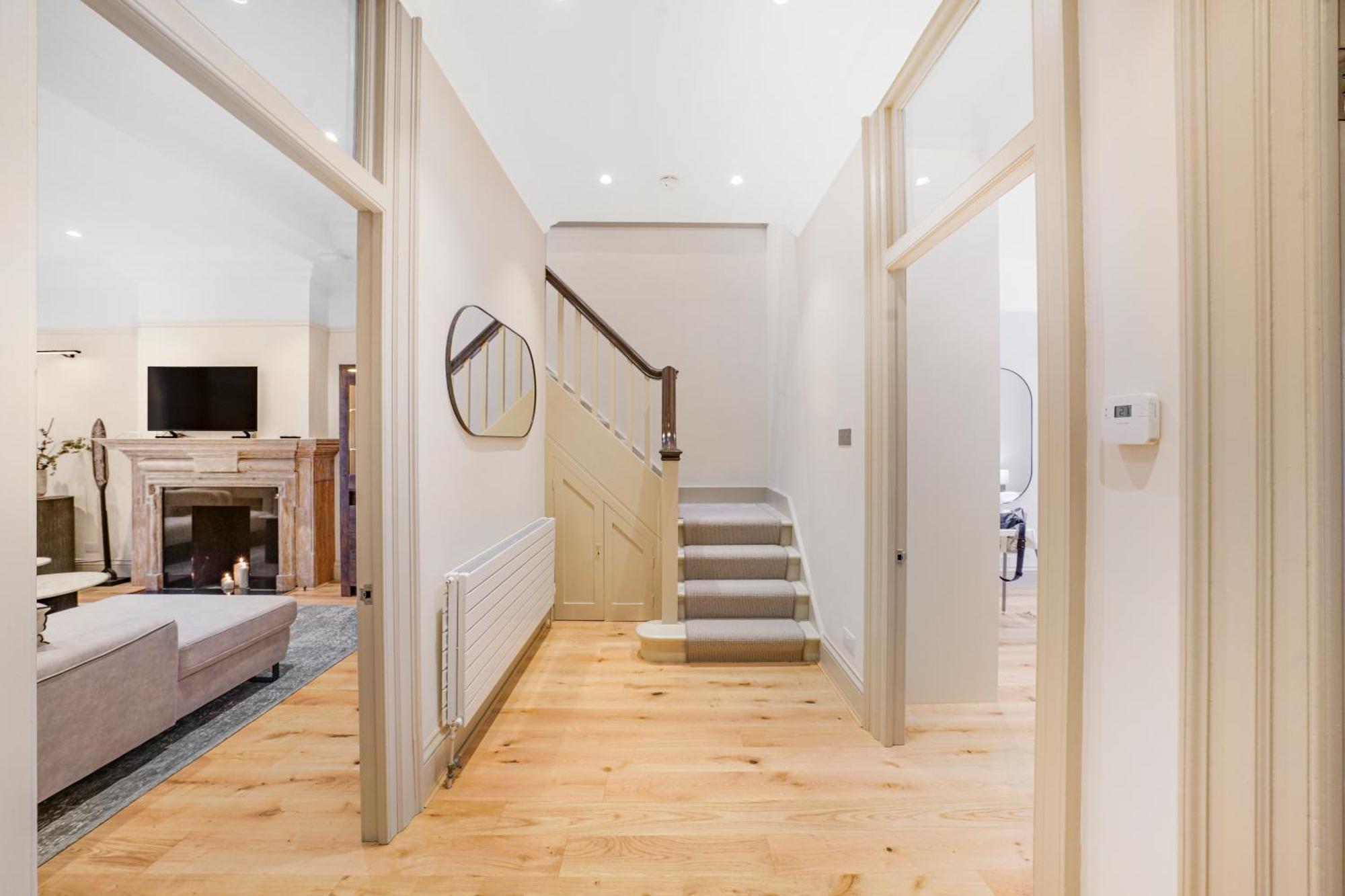 Spacious And Modern 4 Beds Home In Kensington ลอนดอน ภายนอก รูปภาพ