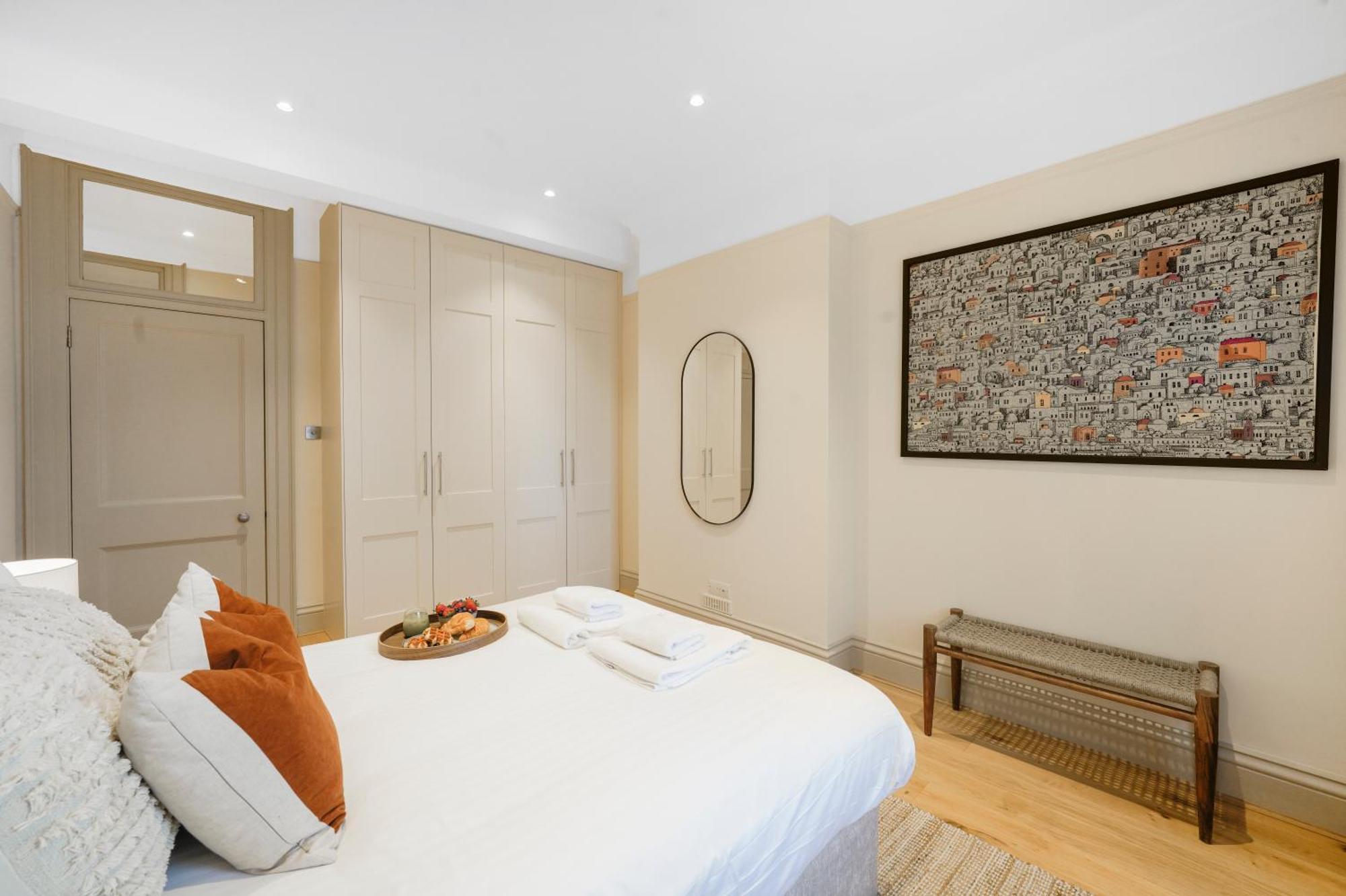 Spacious And Modern 4 Beds Home In Kensington ลอนดอน ภายนอก รูปภาพ