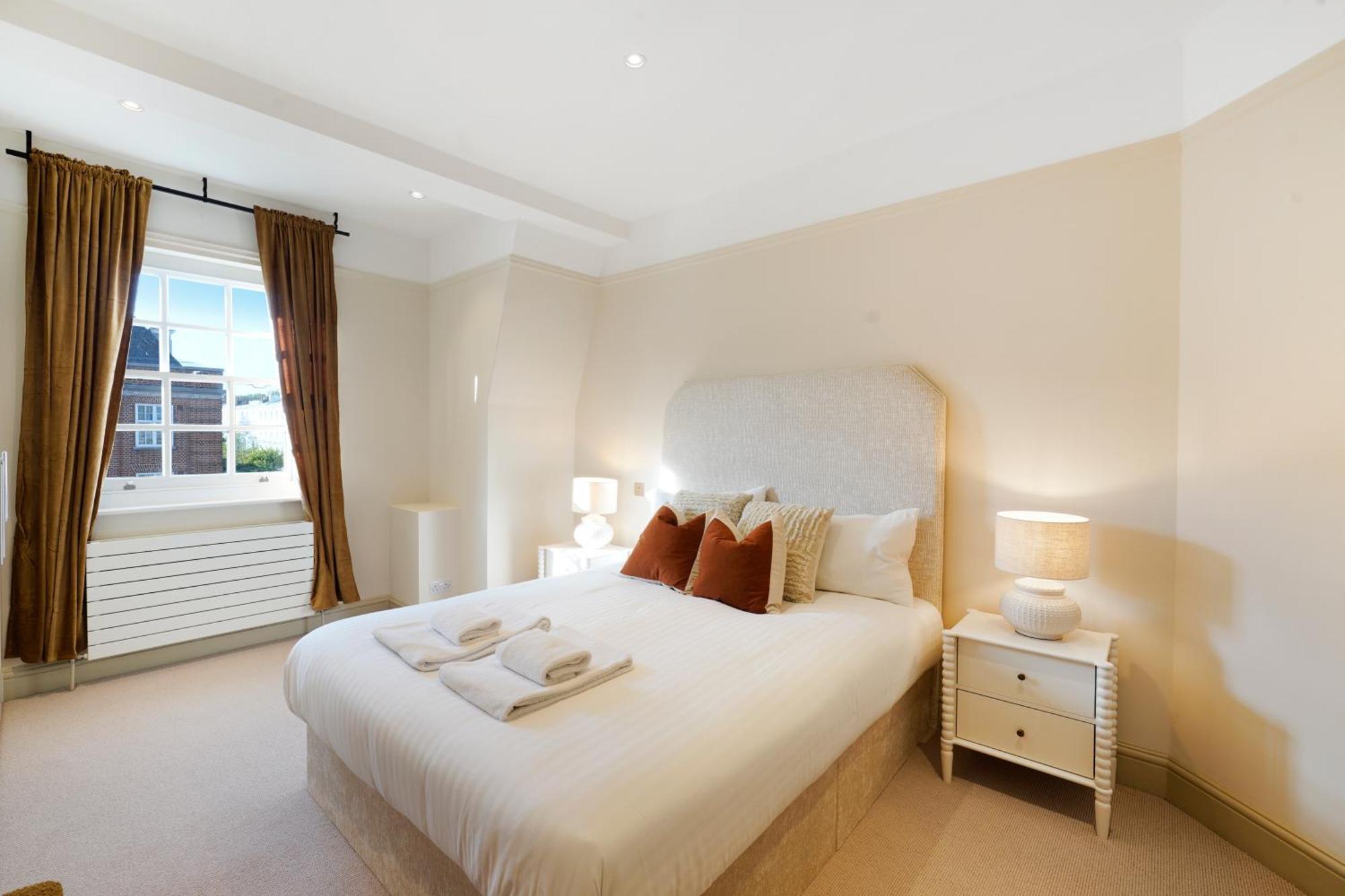 Spacious And Modern 4 Beds Home In Kensington ลอนดอน ภายนอก รูปภาพ