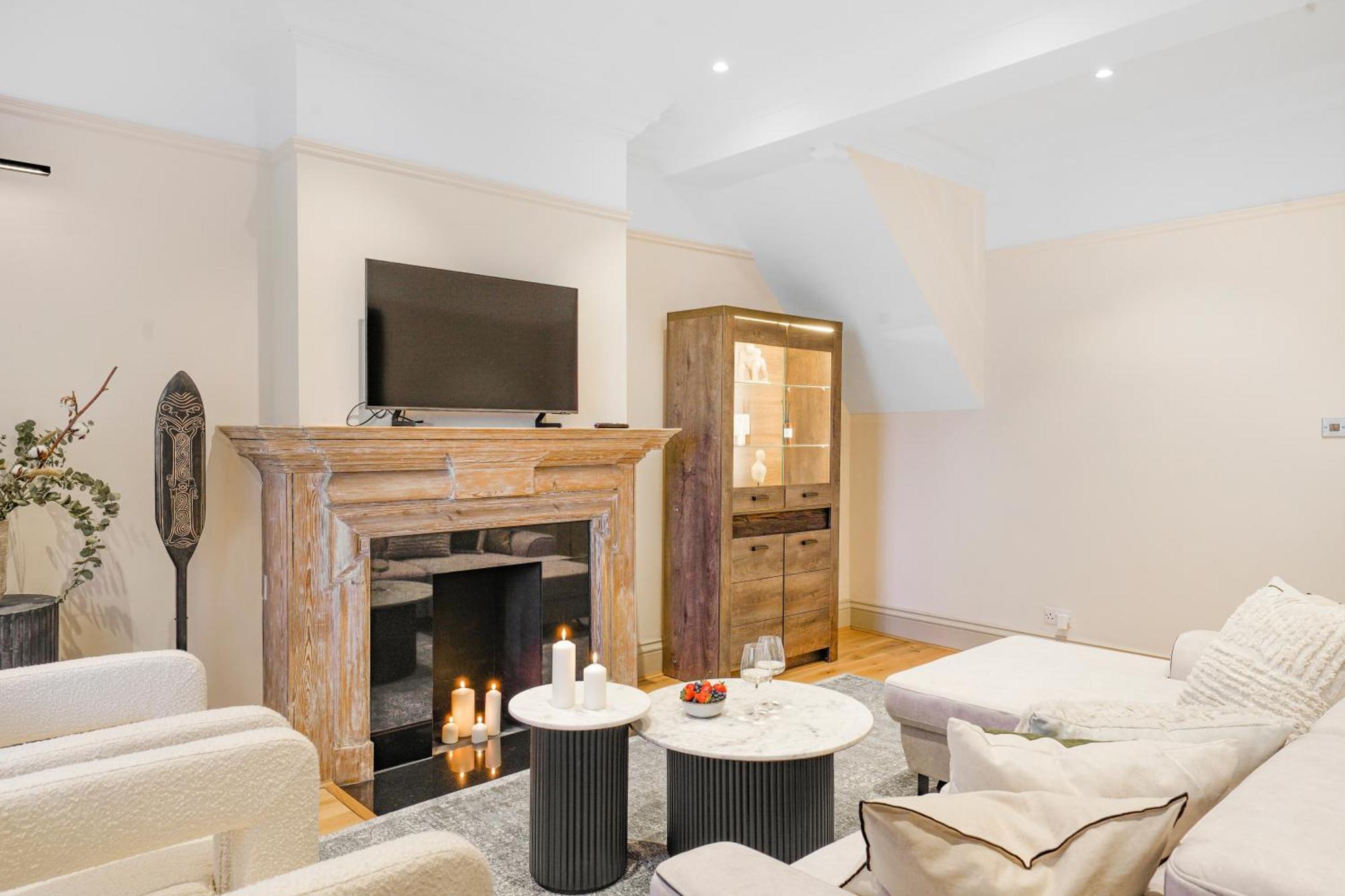 Spacious And Modern 4 Beds Home In Kensington ลอนดอน ภายนอก รูปภาพ