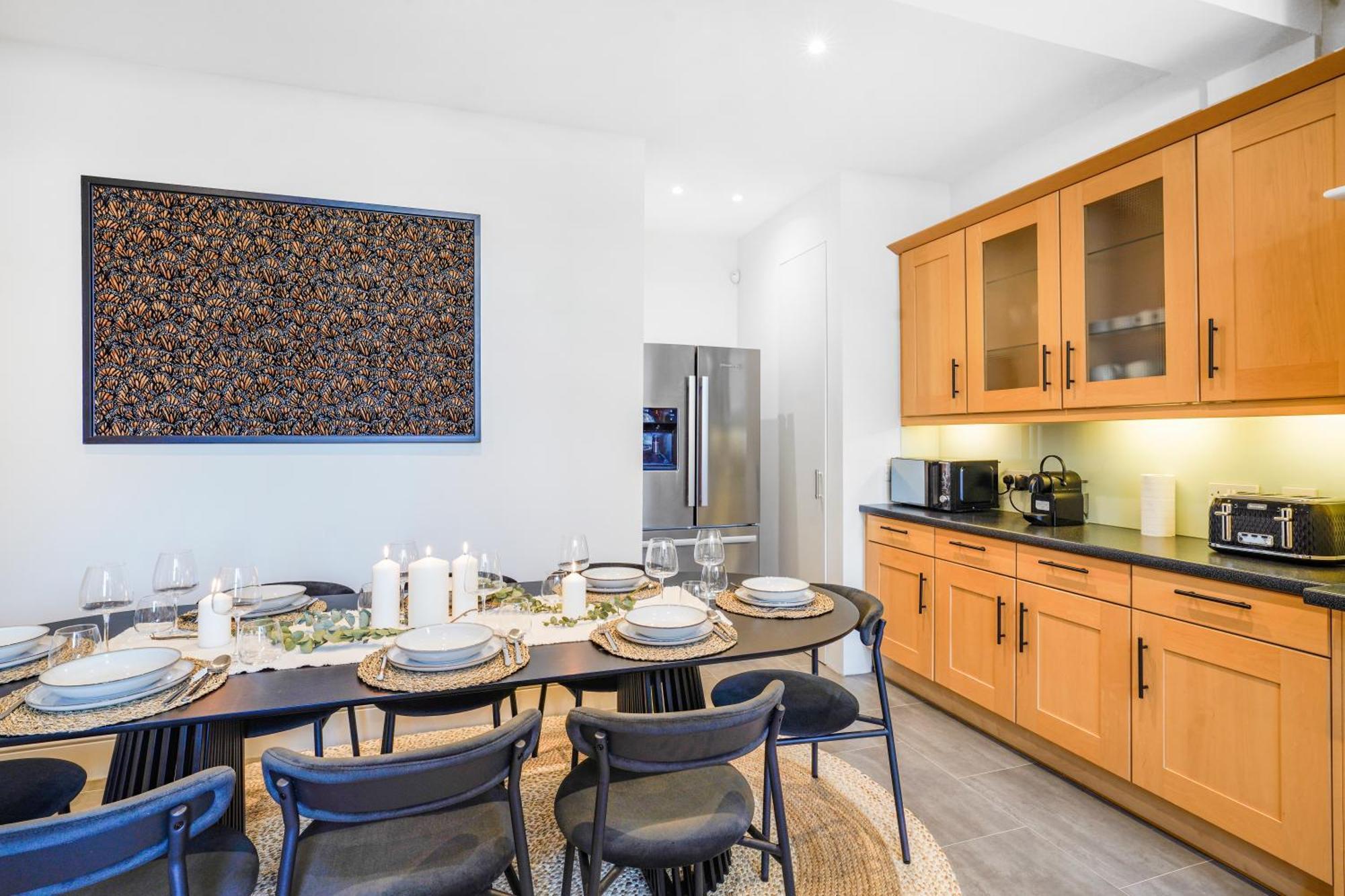 Spacious And Modern 4 Beds Home In Kensington ลอนดอน ภายนอก รูปภาพ